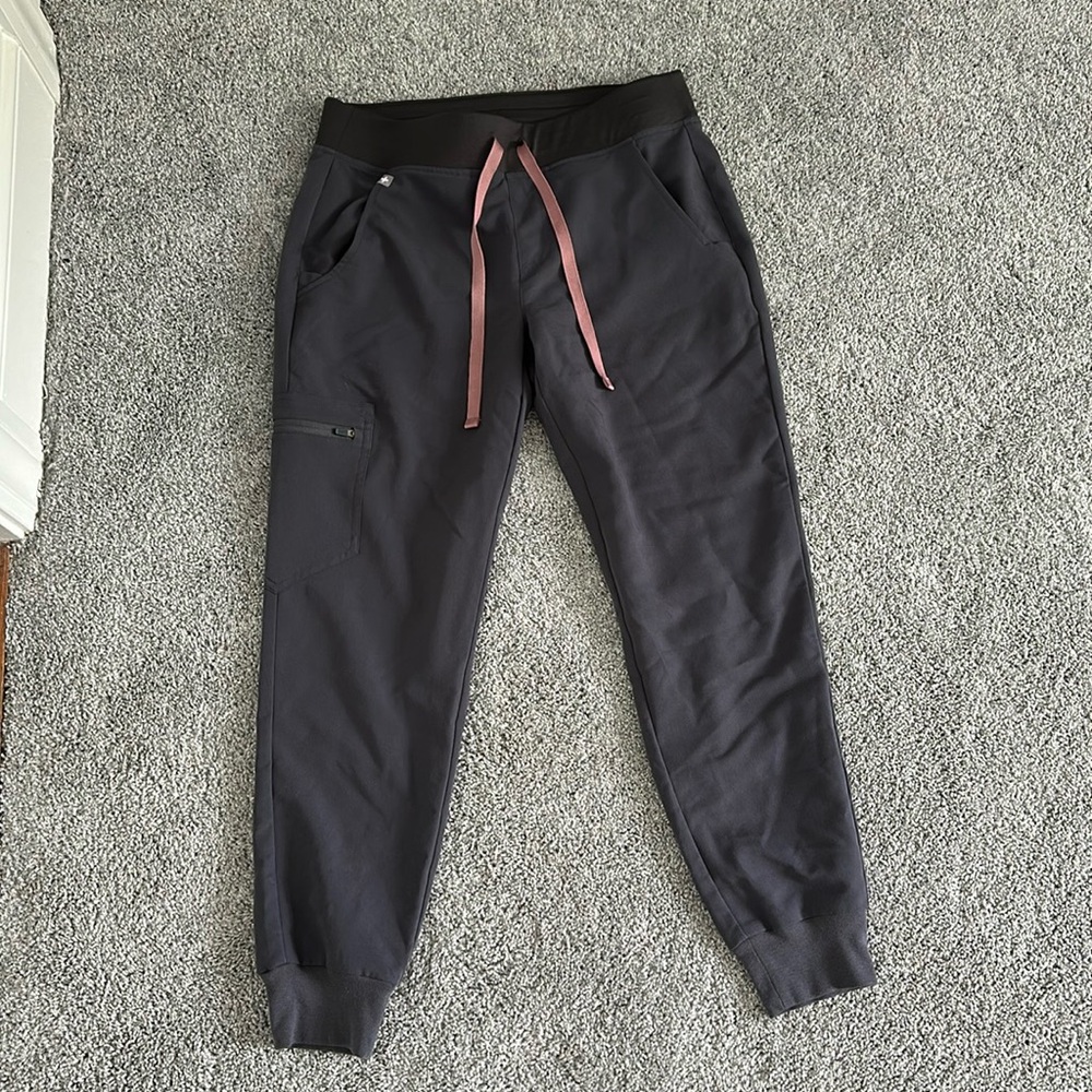 NWOT- They are in perfect condition. They are a size small petite.